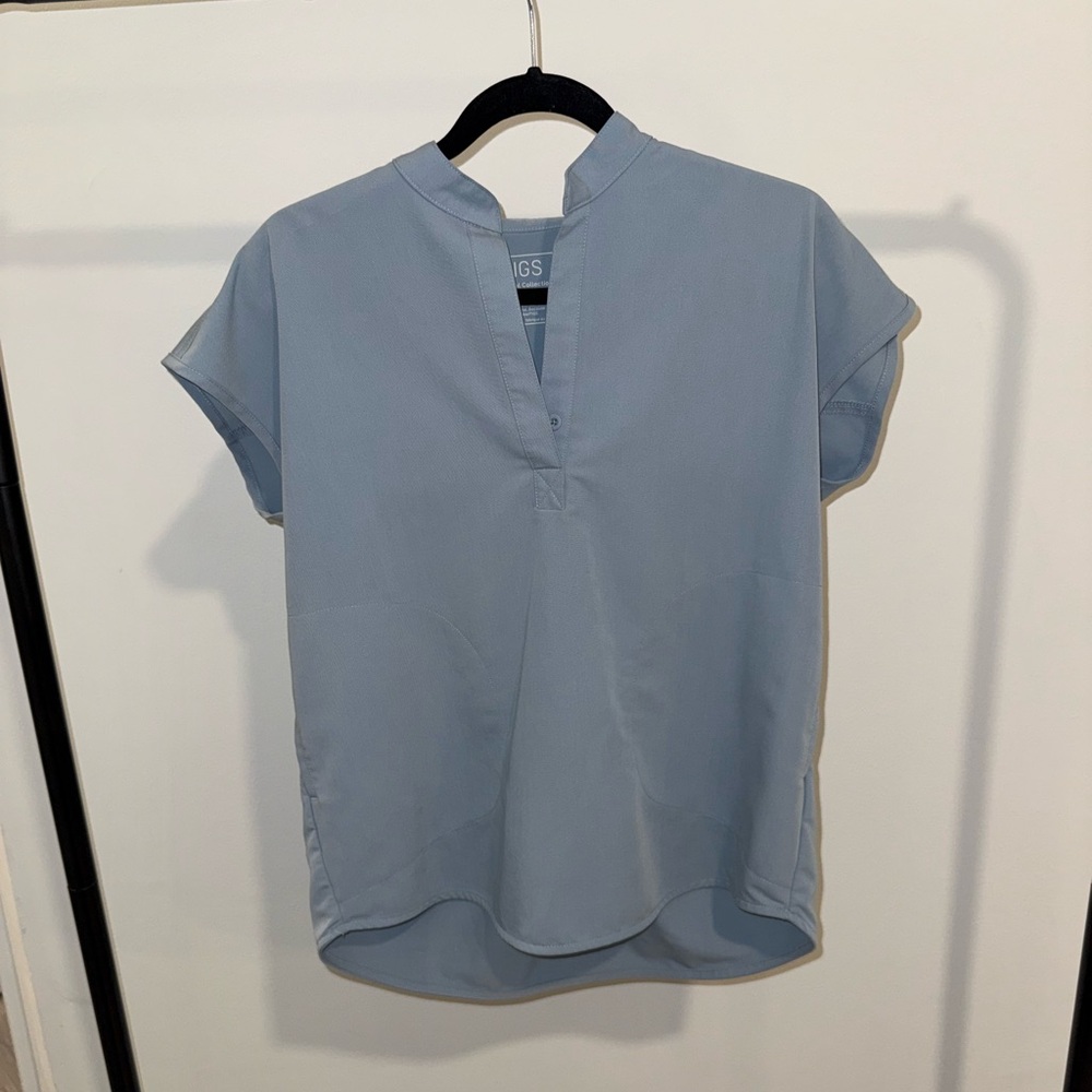 Figs Women’s Dusty Blue Rafaela Scrub Top